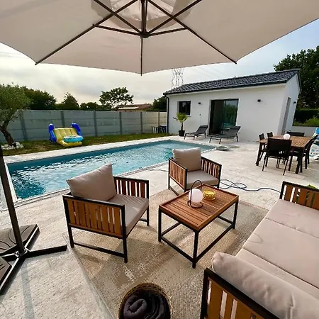 Holiday home Studio Isana - Avec Piscine