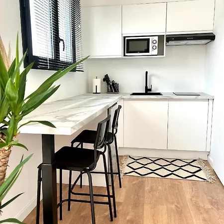 Studio Isana - Avec Piscine Holiday home Ambares-et-Lagrave